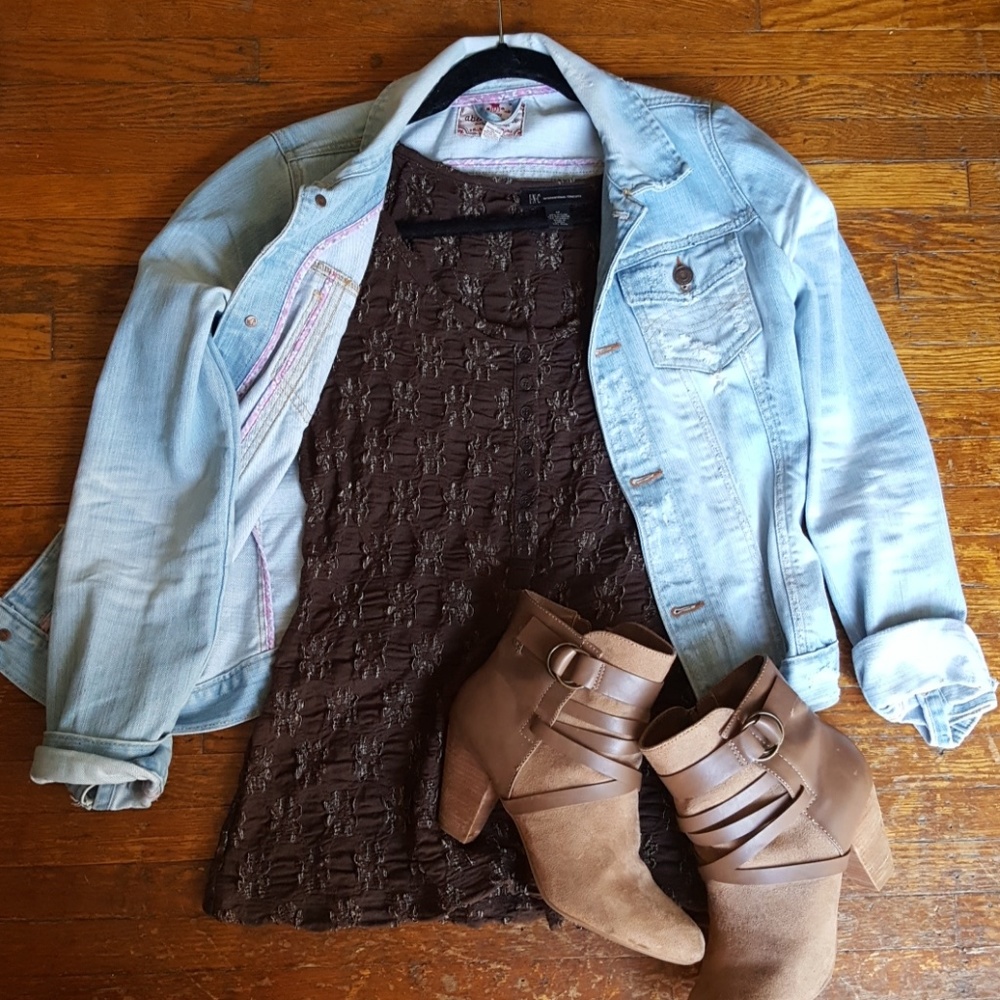 *SO FLATTERING* Short sleeved henley